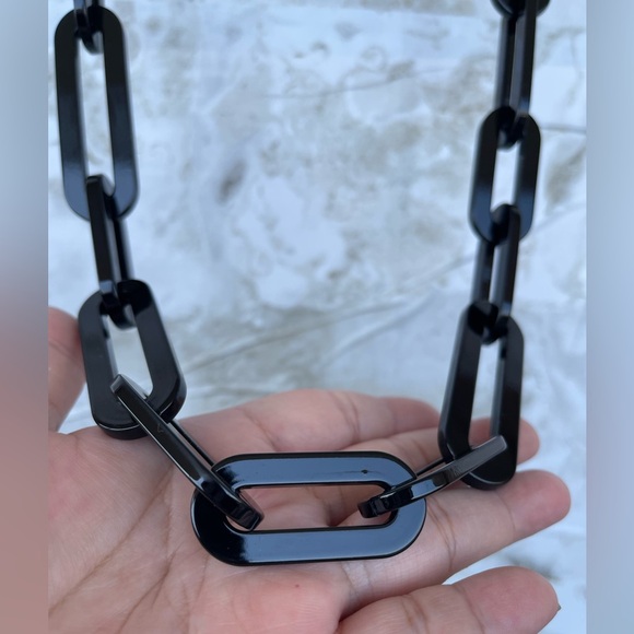 Rara Avis by Iris Apfel Resin Chain Link Necklace (Black) - Picture 3 of 6